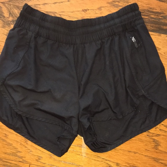 lululemon athletica Pants - Lululemon women’s tracker shorts